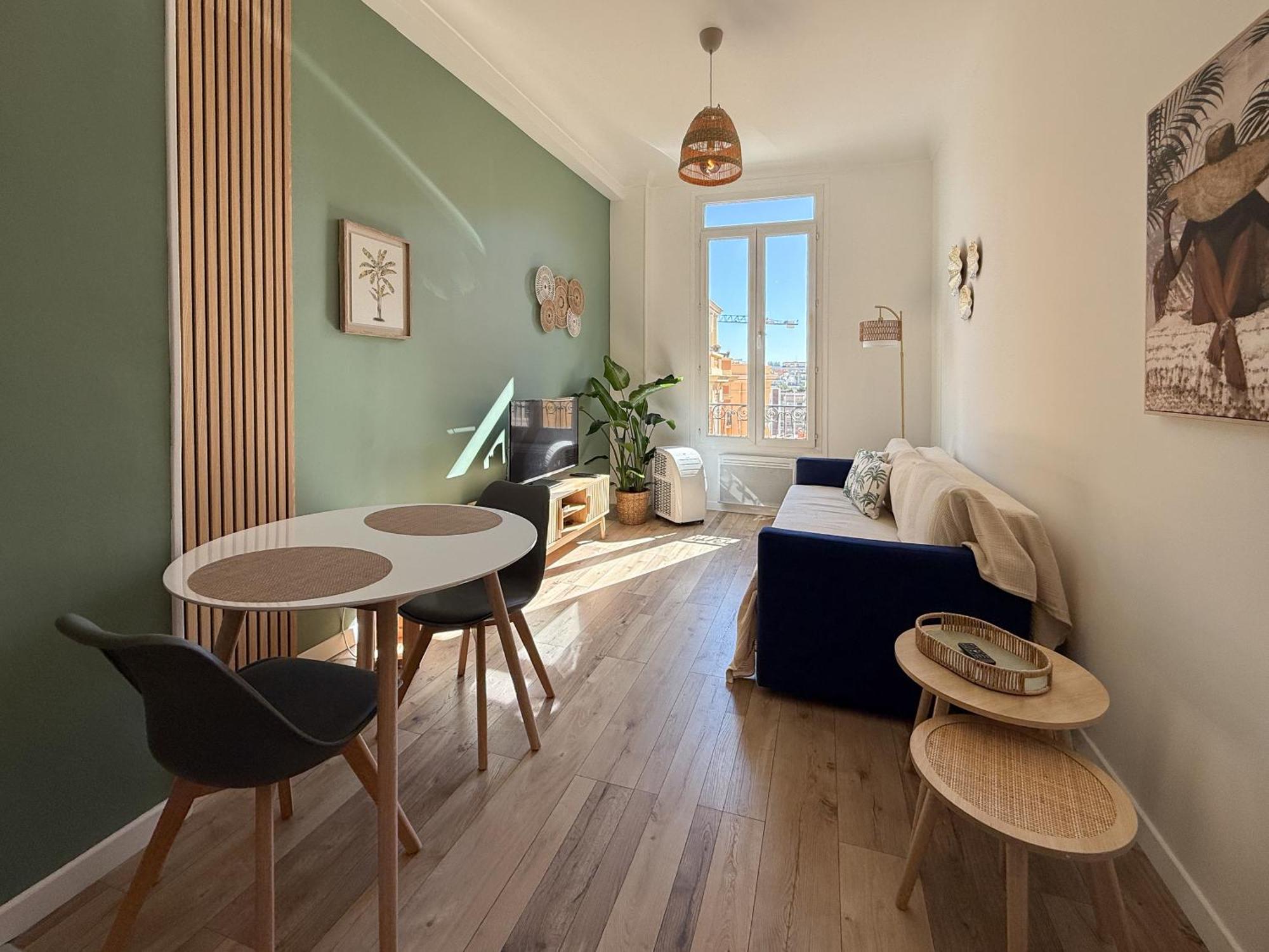 Le Calmette Apartment *